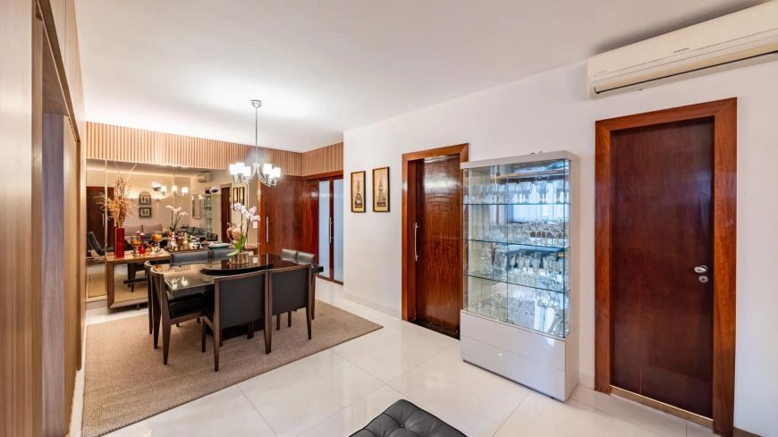 Apartamento com 3 suítes próximo ao Vaca Brava.