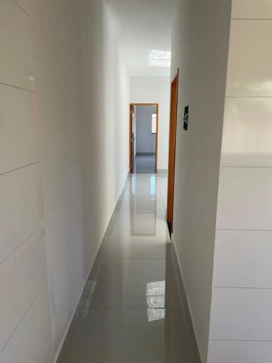 CASA TERREA Casa de Rua com 3 Quarto(s) e 2 banheiro(s) à Venda, 104 por R$ 340.000 no setor Setor d