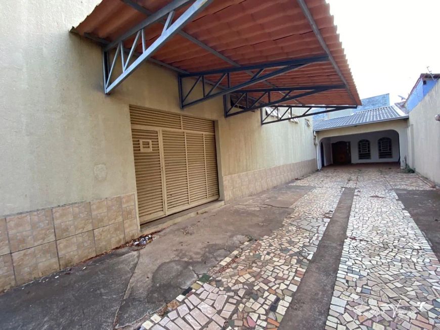 Imóvel Versátil no Jardim Santo Antônio – Comercial e Residencial em um Só Lugar