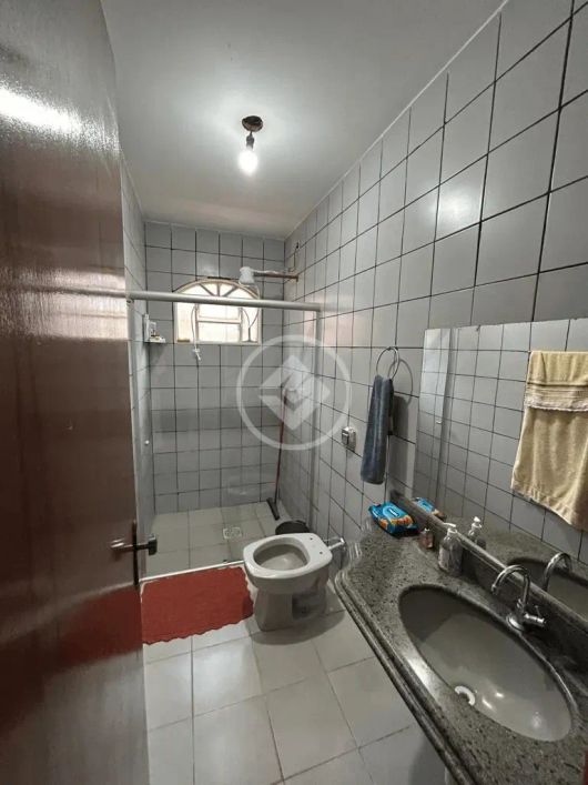 REF: OFFICE2219 Casa no Jardim da Luz, sendo 3 quartos 1 suíte com 290m², Goiânia -GO codigo: 47373