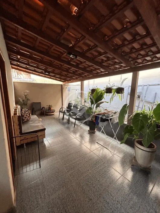 REF: OFFICE2219 Casa no Jardim da Luz, sendo 3 quartos 1 suíte com 290m², Goiânia -GO codigo: 47373