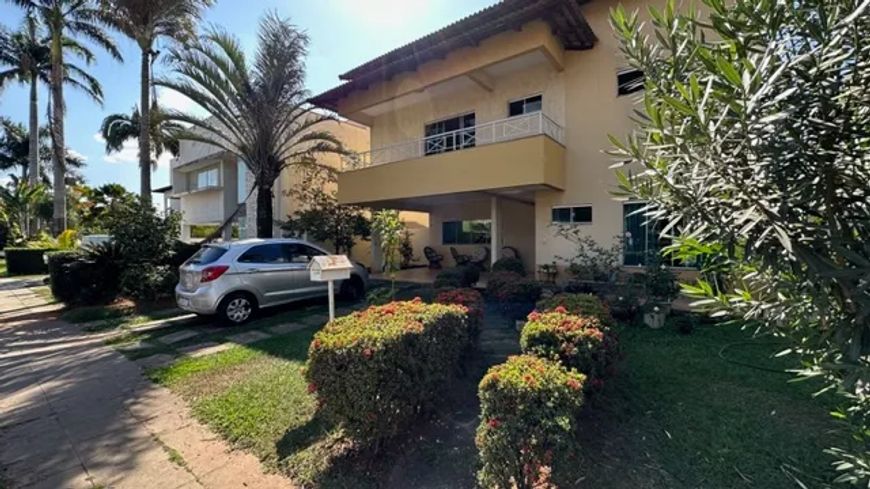 Casa no Condomínio Granville Casa em Condomínio com 5 Quarto(s) e 6 banheiro(s) à Venda, 330 por R$