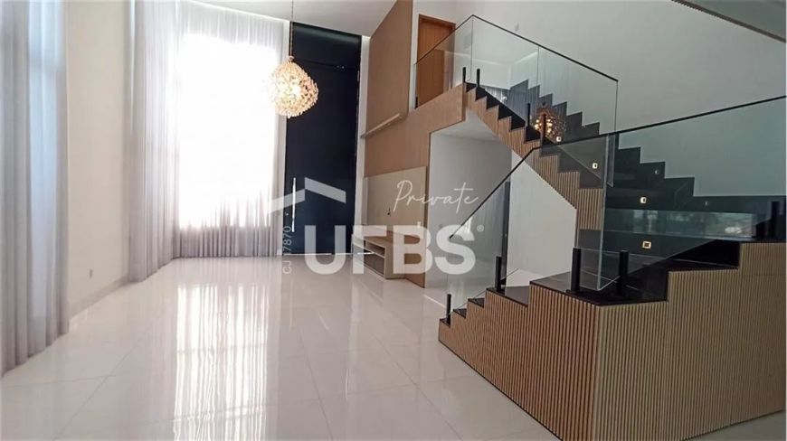 Conforto e Sofisticação te esperam nesta casa com 4 suítes no Condomínio do Lago