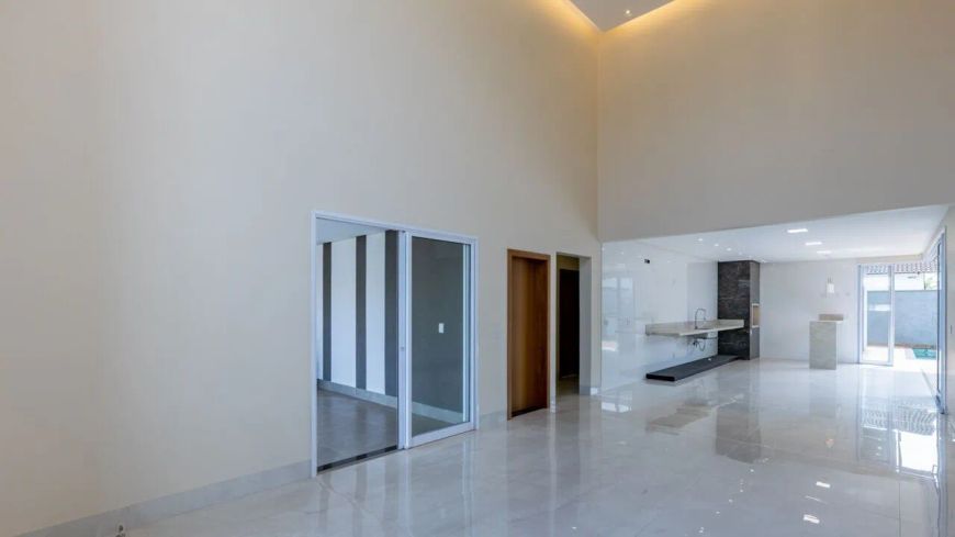 Casa térrea com 200m², 4 suítes e piscina aquecida, no Jardins Lisboa