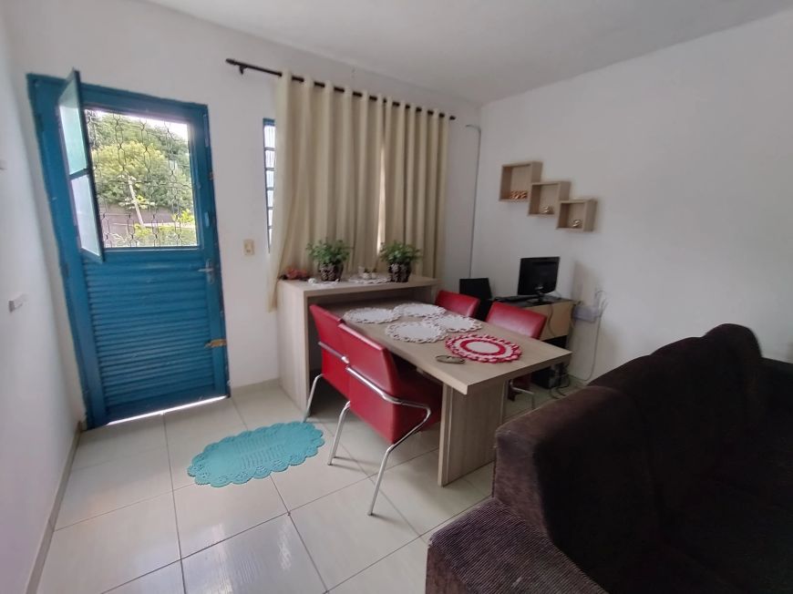 Residência Casa de Rua com 2 Quarto(s) e 2 banheiro(s) à Venda, 120 por R$ 400.000 no setor Vila Mar
