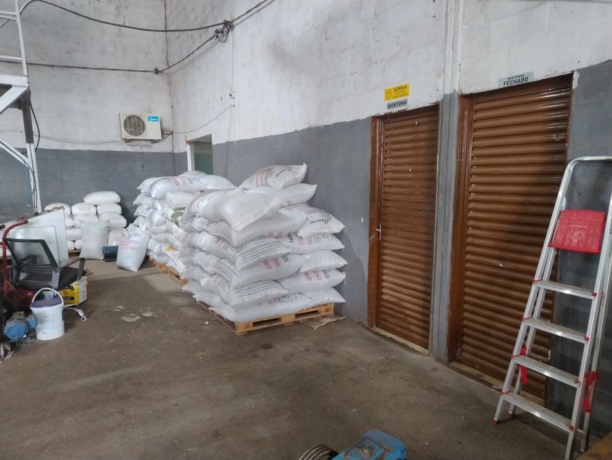 Galpão Galpão / Depósito à Venda, 360 por R$ 550.000 no setor Jardim Petropolis AD24640
