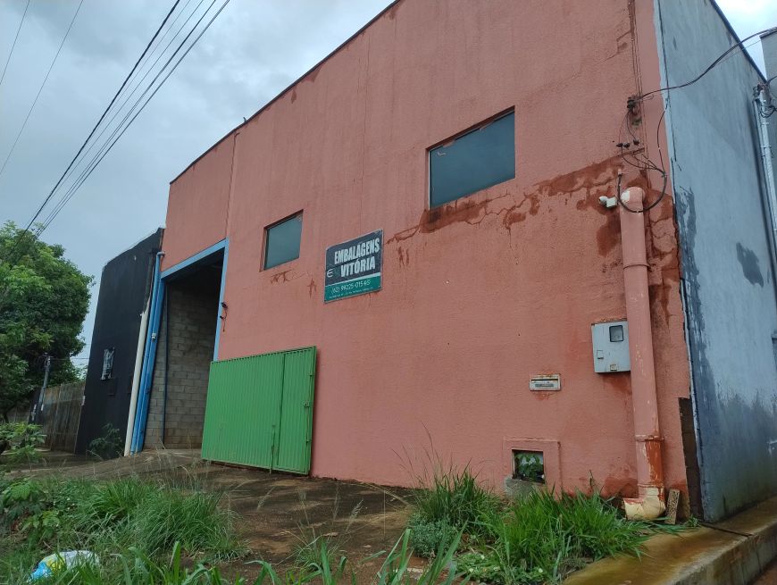 Galpão Galpão / Depósito à Venda, 360 por R$ 550.000 no setor Jardim Petropolis AD24640