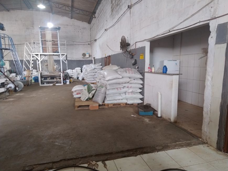 Galpão Galpão / Depósito à Venda, 360 por R$ 550.000 no setor Jardim Petropolis AD24640