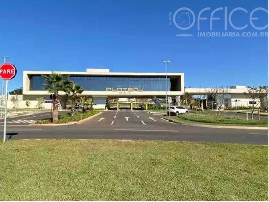 LOTE DE 643M² RESIDENCIAL PLATEAU D'OR ETAPA 2