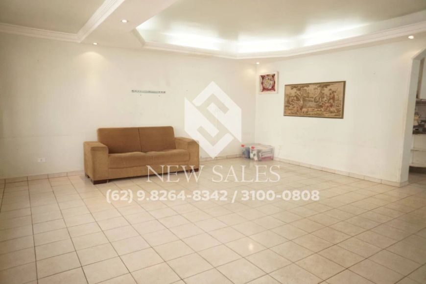 Vendo Excelente Casa - 4 Quartos sendo 3 Suítes - Nova Suíça