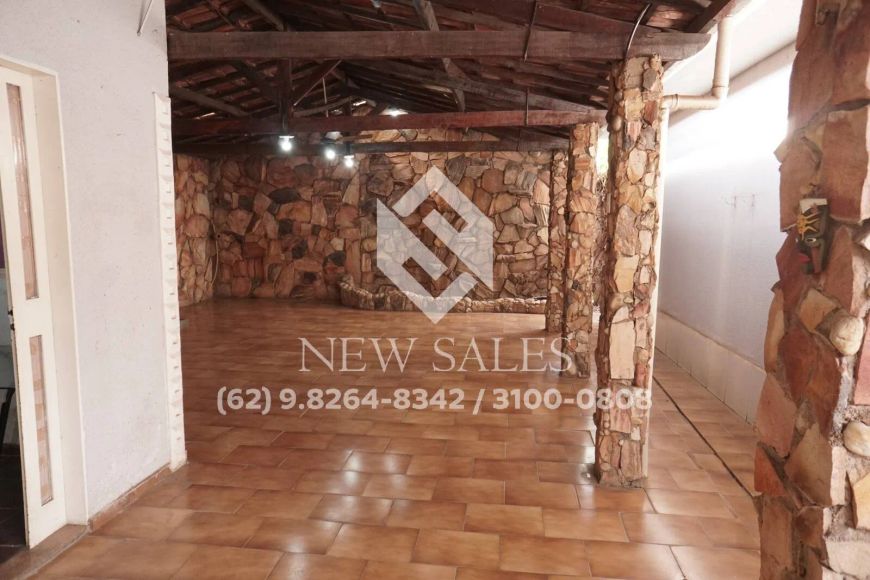 Vendo Excelente Casa - 4 Quartos sendo 3 Suítes - Nova Suíça