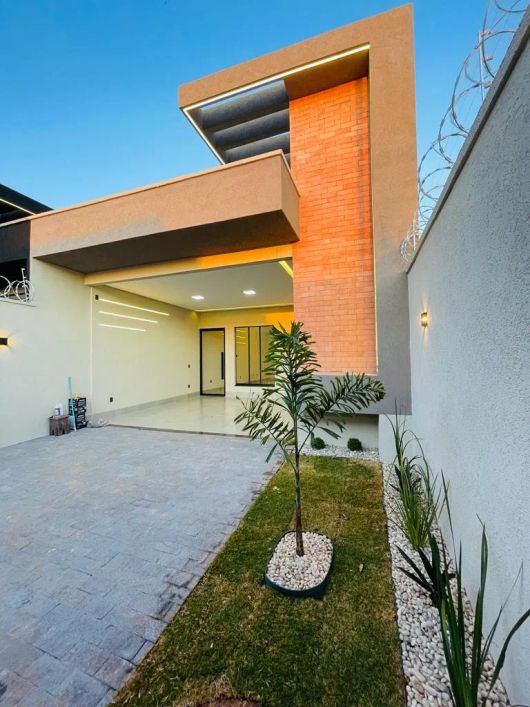 Casa com piscina aquecida, 3 suítes no Jardim Europa Casa de Rua com 3 Quarto(s) e 4 banheiro(s) à V