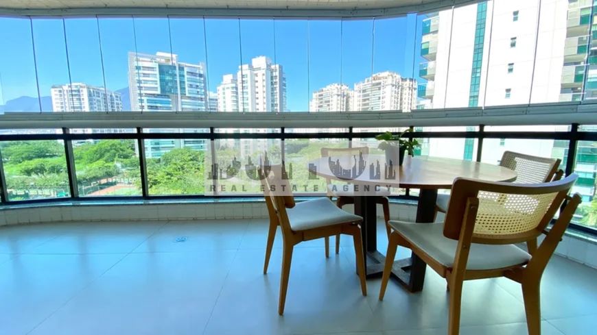 Apartamento para venda possui 158 metros quadrados com 4 quartos