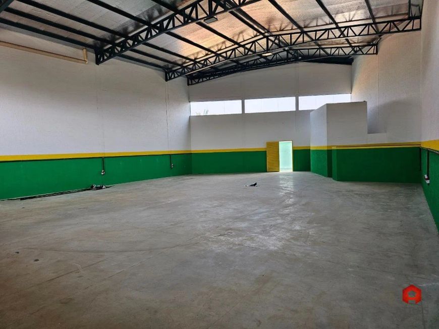 Galpão comercial para LOCAÇÃO e VENDA localizado no Setor Residencial Barravento.