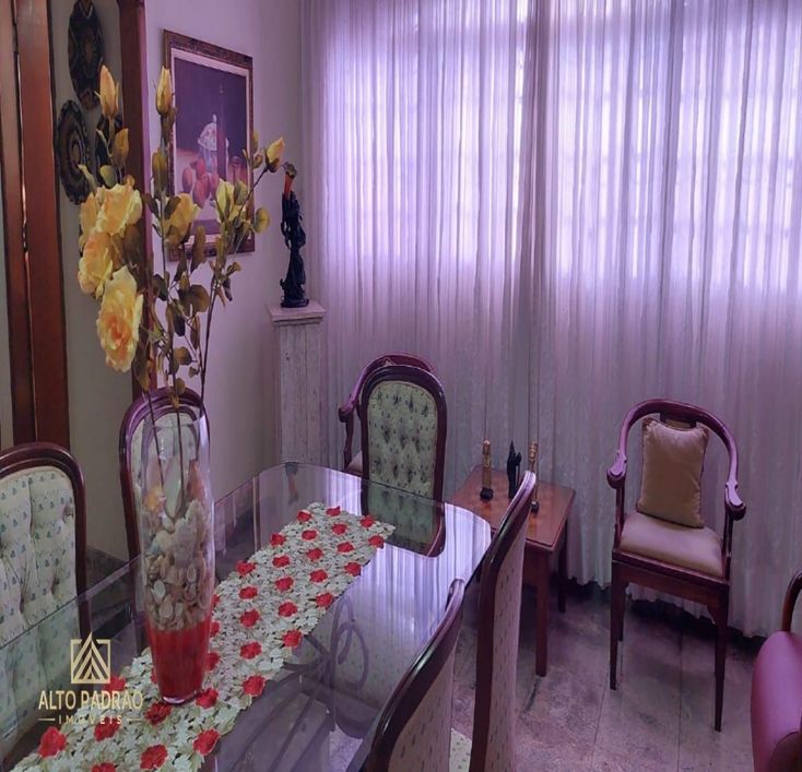 842-Sobrado com 5 quartos, sendo 02 suítes plenas à venda 420m² por R$ 1.200.000,00 no Santa Geno