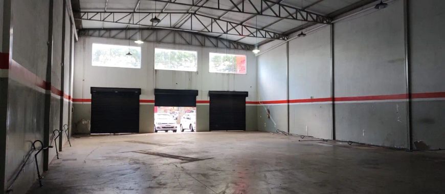 Galpão novo com área edificada de 338,00m2