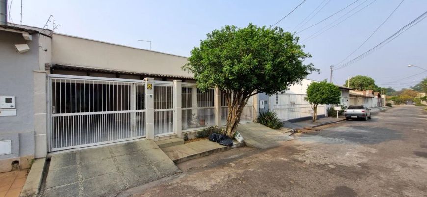Casa com 3 dormitórios à venda, 201 m² por R$ 850.000,00 - Parque das Laranjeiras - Goiânia/GO