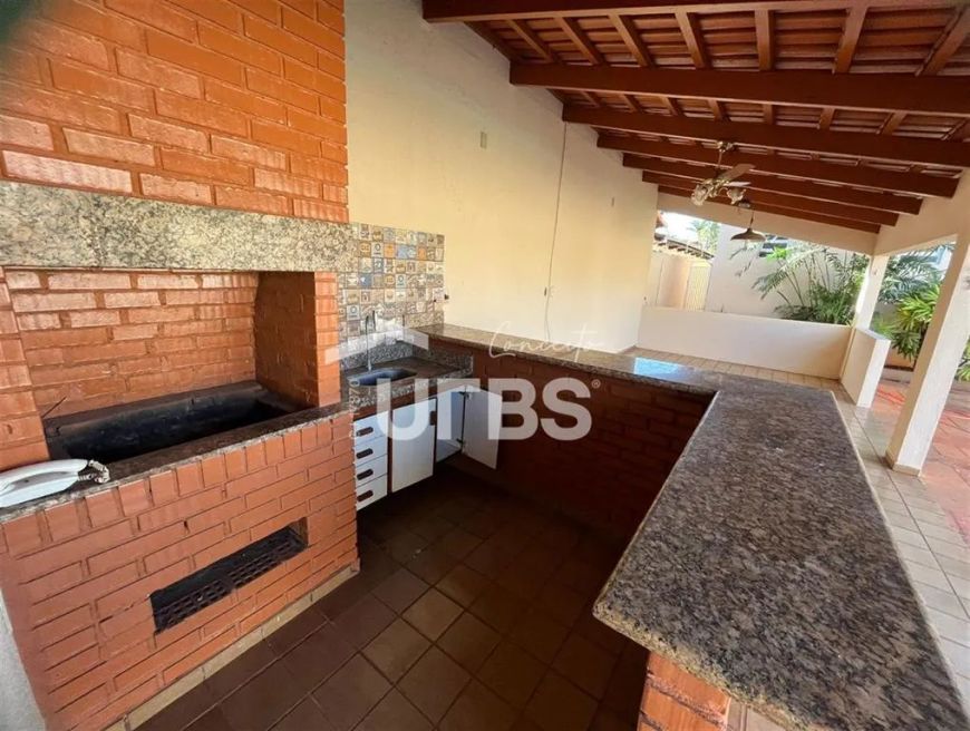Lindo Sobrado com 5Q, no Setor Santa Genoveva