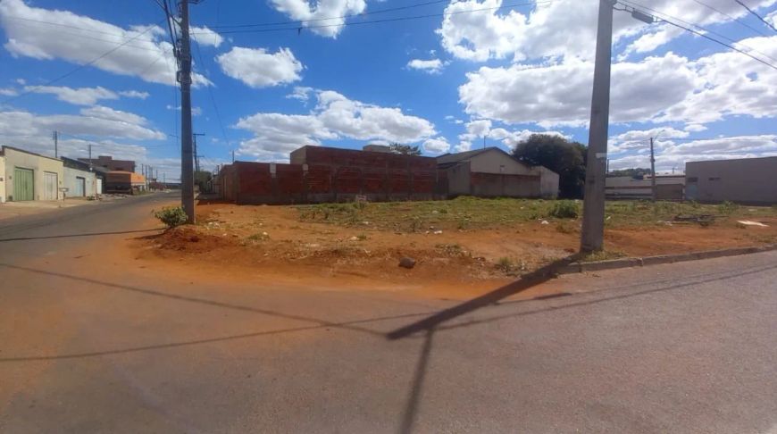 LOTE DE ESQUINA NO SETOR BUENA VISTA- GOIÂNIA
