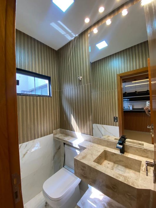 Belíssima casa térrea 3 suítes 130m² próxima da 44, no st nova vila por R$ 640 mil