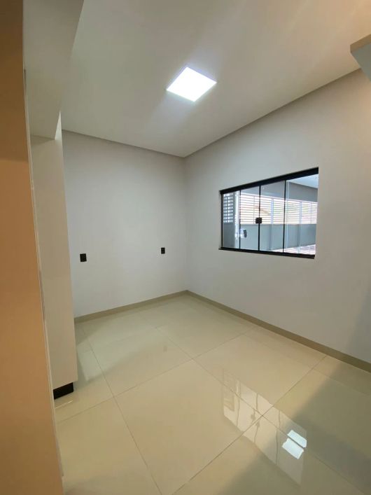 Belíssima casa térrea 3 suítes 130m² próxima da 44, no st nova vila por R$ 640 mil