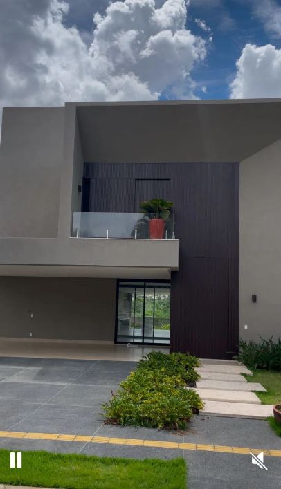 Sobrado luxuoso a venda, 5 suítes, piscina, hidromassagem, com armários, Alphaville Goiás - Goiânia