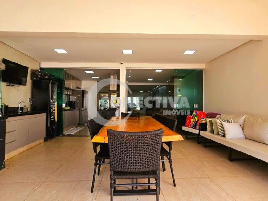 Sobrado para venda - 295m² - 4 suítes - Parque Amazônia - Goiânia - GO