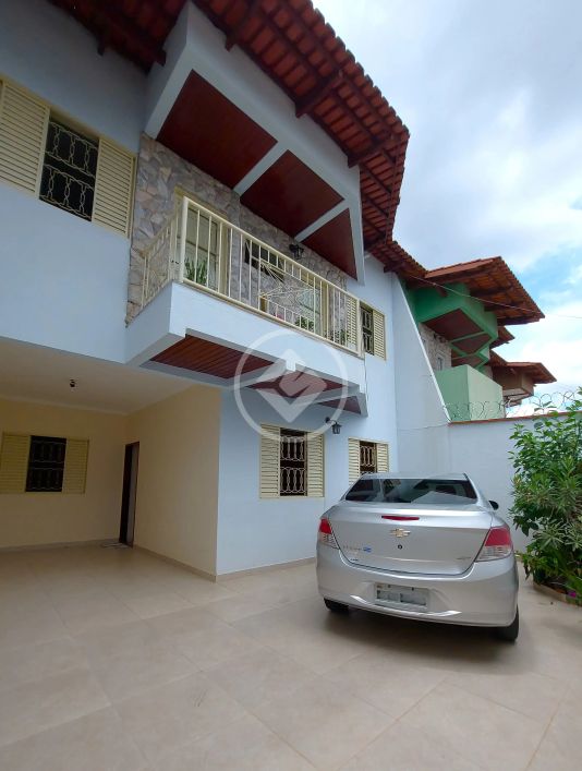 Sobrado em Jardim Santo Antônio codigo: 99868