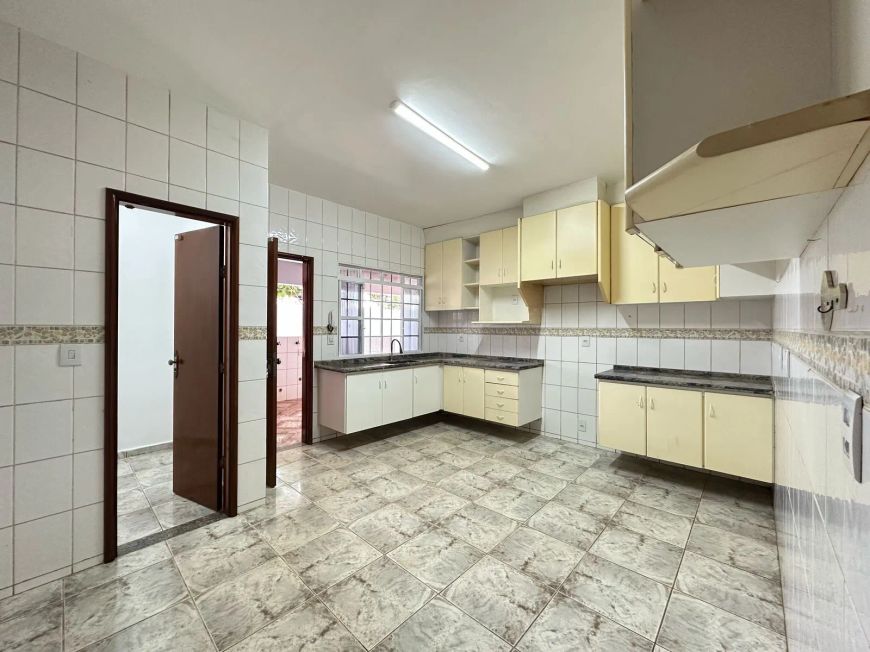 CASA 3 QUARTOS 1 SUÍTE - SETOR BALNEÁRIO - GOIÂNIA GO