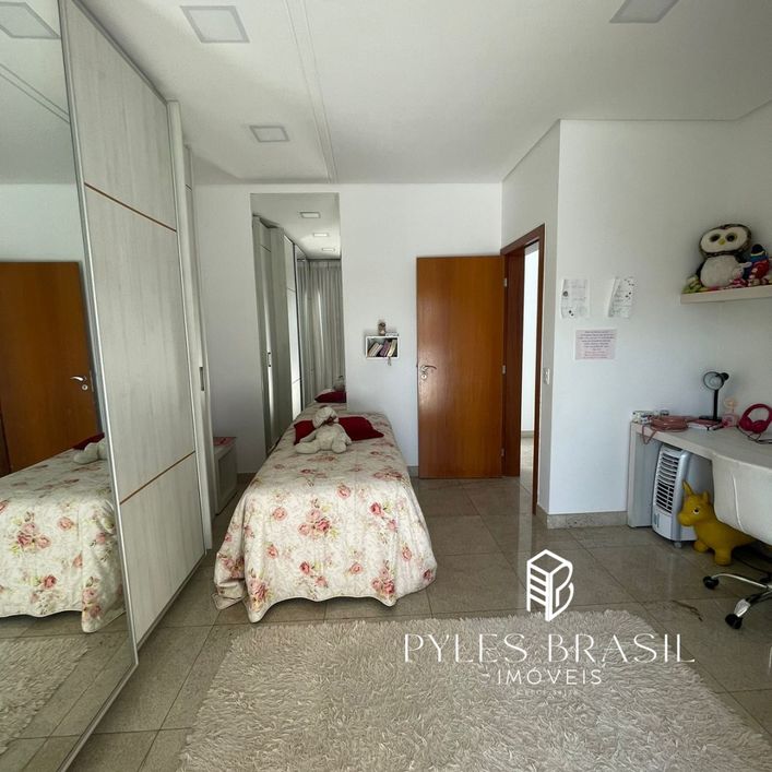 Casa de condomínio sobrado para venda com 331 metros quadrados com 4 quartos