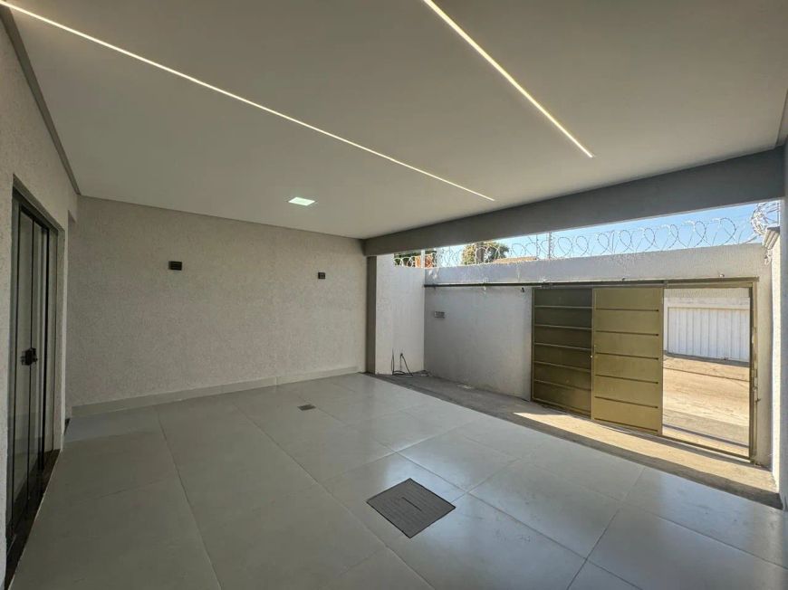 Imóvel de OPORTUNIDADE para venda com 3 quartos em Setor Garavelo - Goiânia - GO
