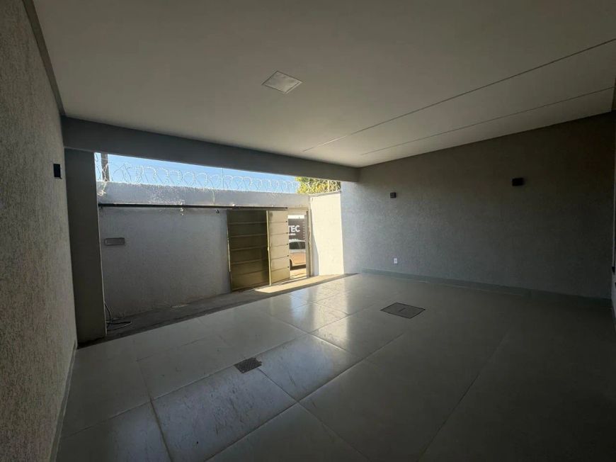 Imóvel de OPORTUNIDADE para venda com 3 quartos em Setor Garavelo - Goiânia - GO