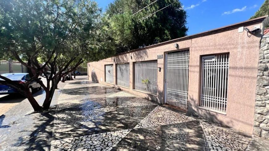 Casa à venda no Setor Sudoeste com 4 quartos sendo 2 suítes de 232,17m²