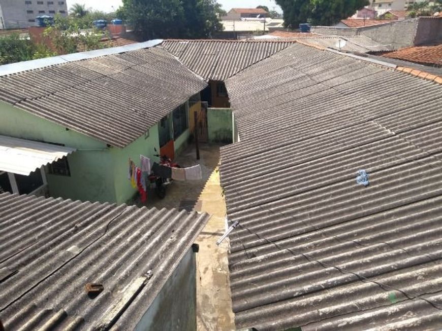 Sobrado st. Vila Nova, com salas comerciais, ótimo para renda.