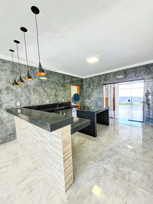 Oportunidade | Casa 3/4 sendo 1 suíte | Área gourmet com churrasqueira | 300m2 | 4 Vagas