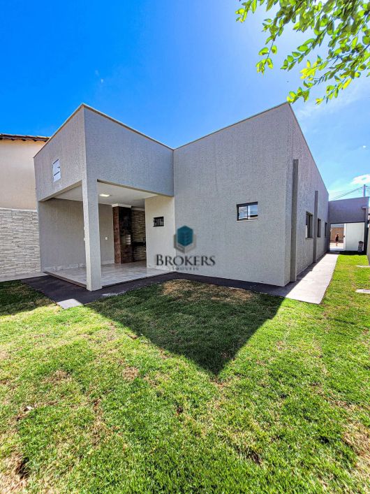 Oportunidade | Nova Aurora | Casa 3 suítes, sendo uma master c/ Closet | 300m² | 4 vagas