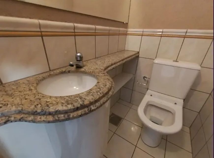 RESIDENCIAL VILLAGE DO BOSQUE – CASA SOBRADO Casa em Condomínio com 3 Quarto(s) e 4 banheiro(s) à Ve