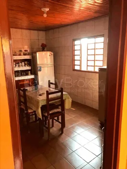 Casa com 4 quartos, lote amplo. codigo: 13588