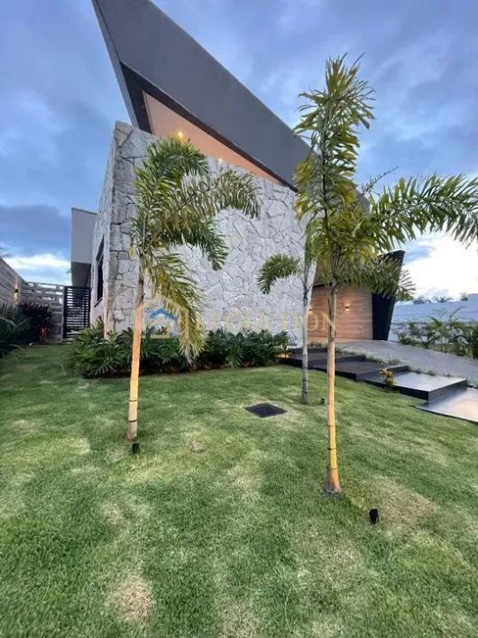 Casa, 3 Suítes, Condomínio fechado, Completo em armários, área Gourmet com piscina