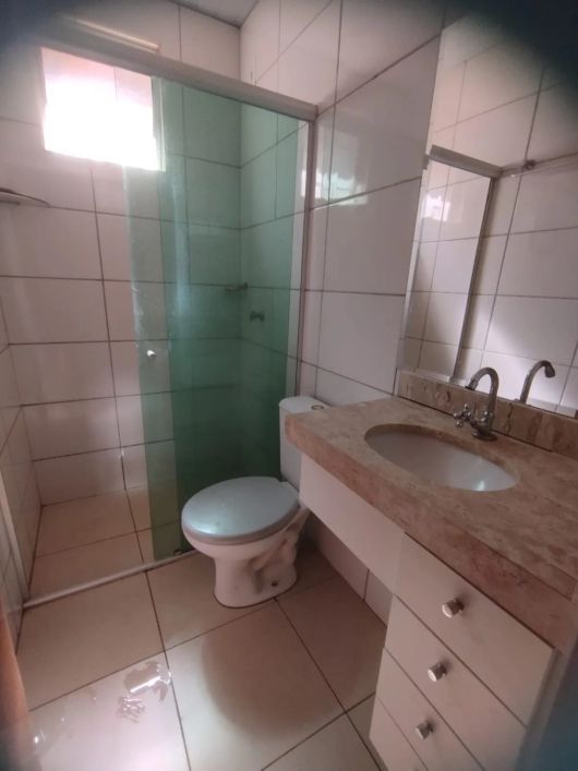 casa sozinha no lote, 2 quartos, prox. do garavelo