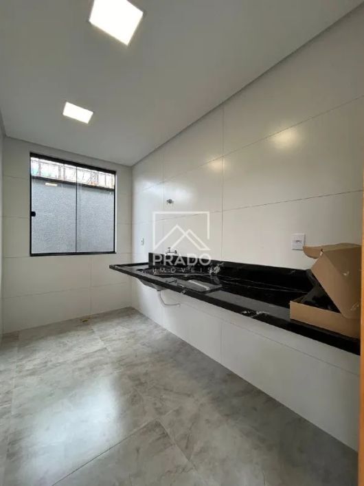 Casa à venda com 3 quartos, Parque Amazônia, Goiânia, Goiás