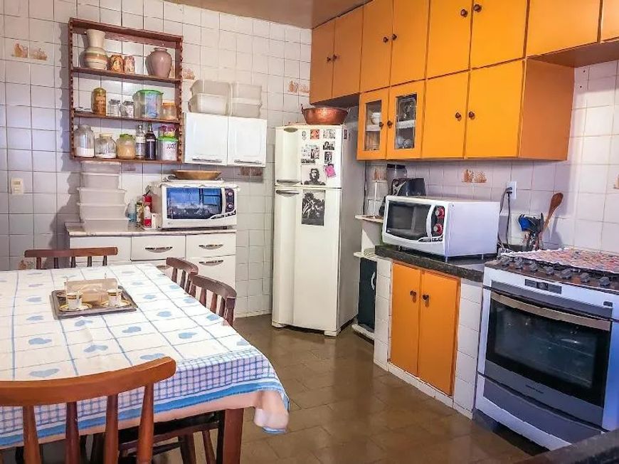 Casa a venda com 4 quartos e 3 banheiros em Setor Coimbra - Goiânia - GO
