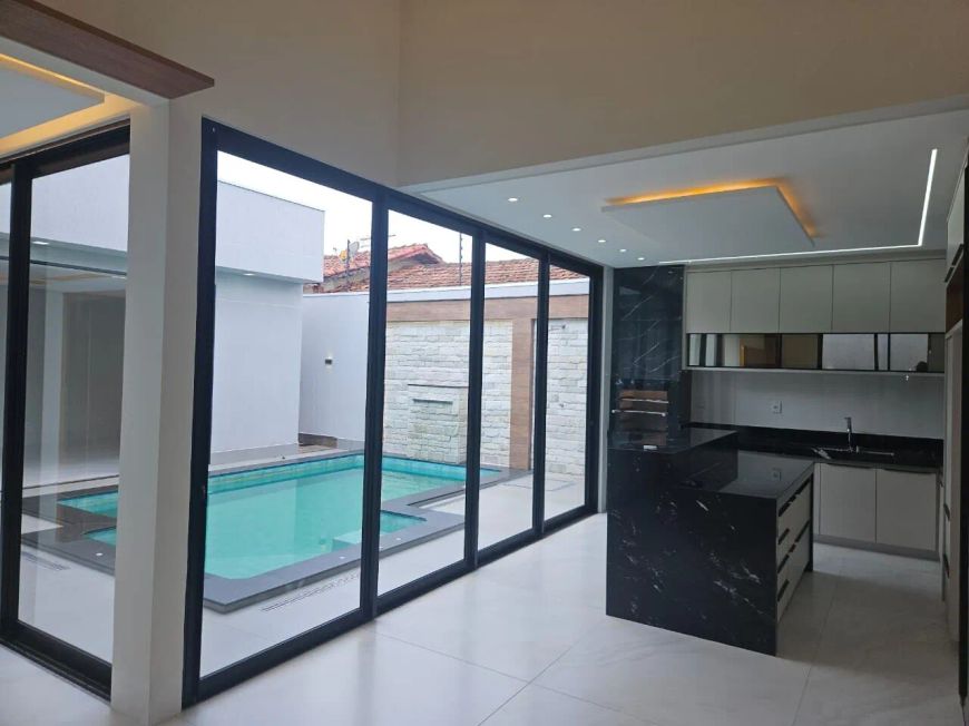 Casa com 4 suítes plenas no Setor Jardim América
