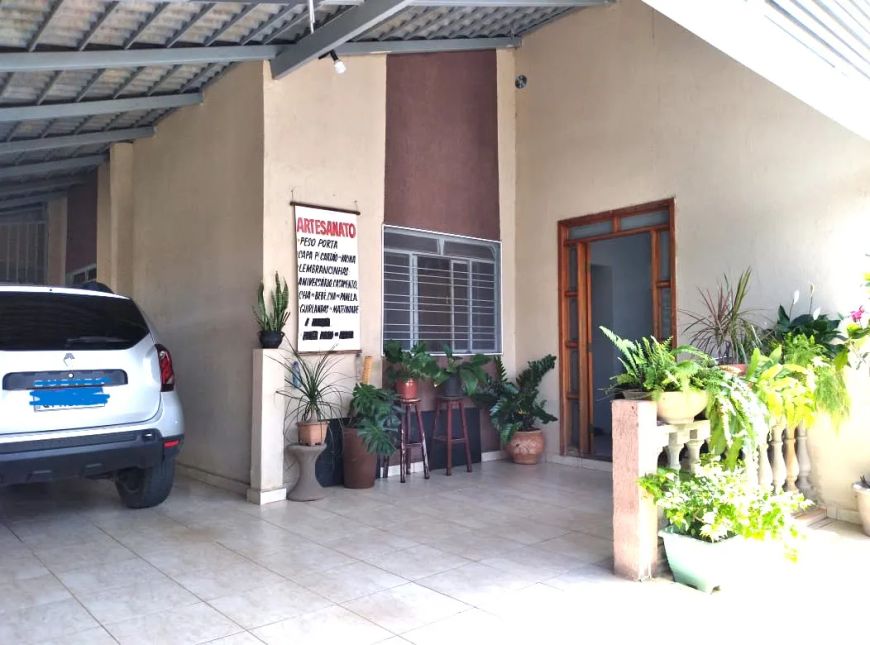 Casa de rua à venda na Vila Santa Helena Goiania GO Casa de Rua com 2 Quarto(s) e 1 banheiro(s) à Ve