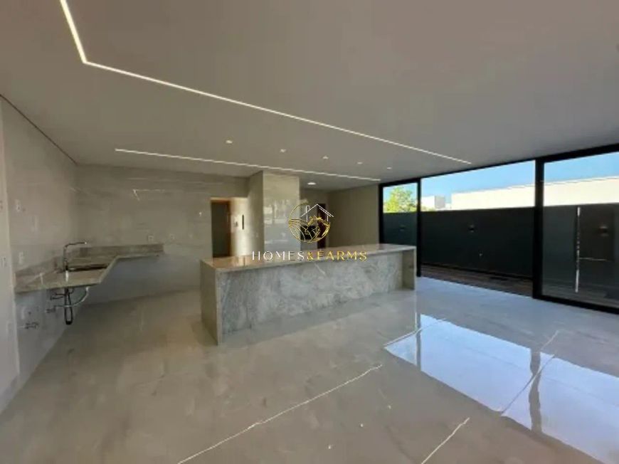 Vendo Imponente Sobrado no Portal do Sol Green - GO