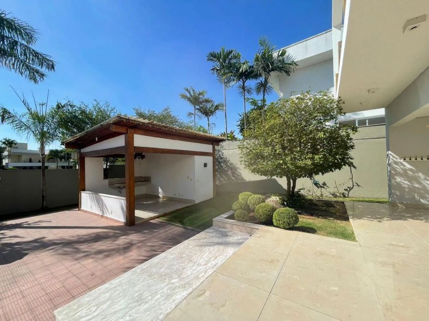 Sobrado no Jardins Milão Casa em Condomínio com 4 Quarto(s) e 7 banheiro(s) à Venda, 400 por R$ 3.90