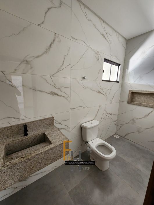 CASA NO SETOR FAIÇALVILLE I 155 M² I 3 QUARTOS I 2 SUITES I JACUZZI +CASCATA I AREA GOUMET I 3 VAGAS
