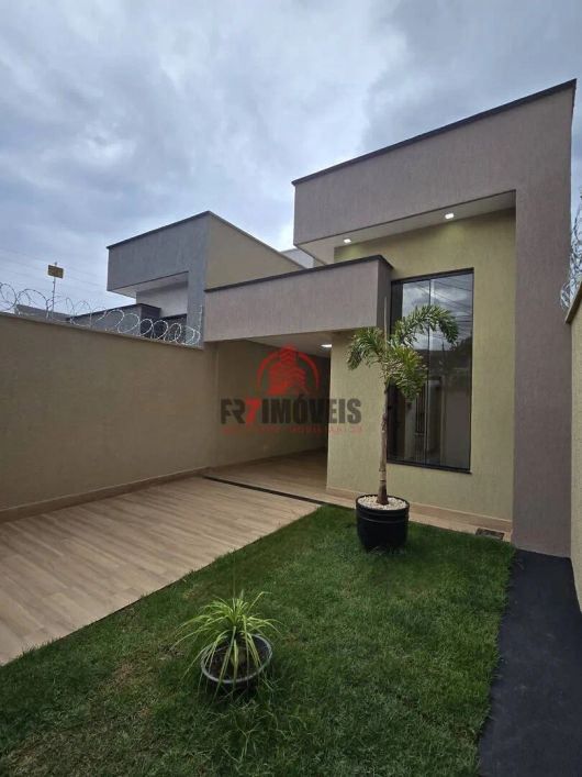 Linda Casa 3 Quartos sendo 1 Suíte - Área Gourmet com Churrasqueira e Piscina - Balneario Meia Ponte