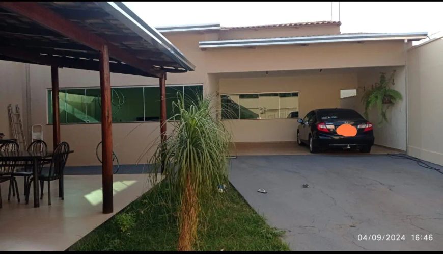 Casa térrea com 3 quartos com ótima estrutura, aceito troca em apto