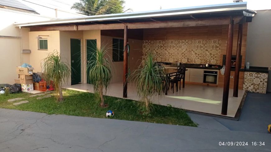 Casa térrea com 3 quartos com ótima estrutura, aceito troca em apto